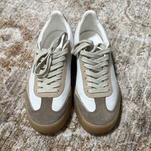 NEW! Steve Madden womens Sneakers in White and Brown